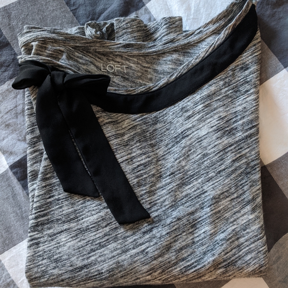 Ann Taylor LOFT Medium Bow Top